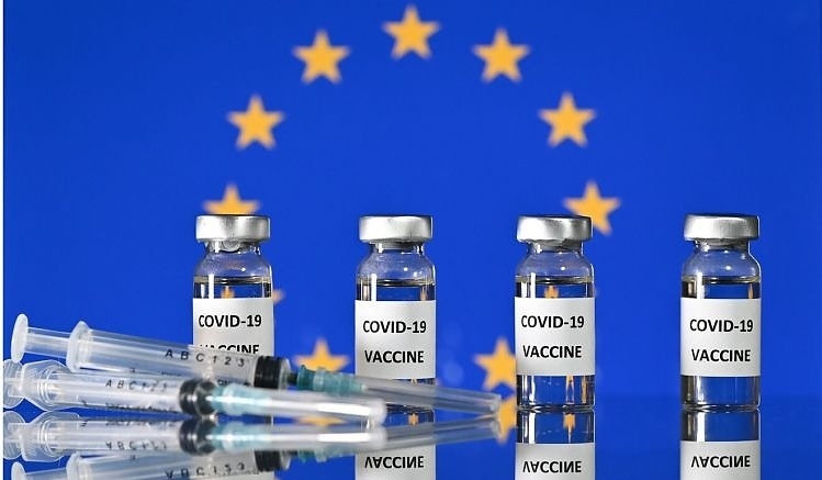 Европейската комисия укрепва механизма за прозрачност и издаване на разрешения за износ на ваксини срещу COVID-19